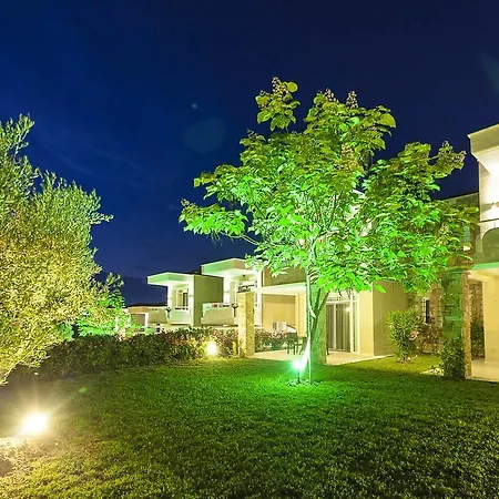 Sunny Hill Studios Отель 3*