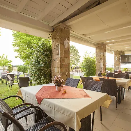 Sunny Hill Studios 3*