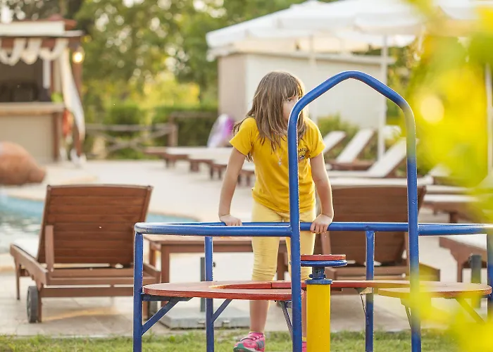 Отель Sunny Hill Studios 3*