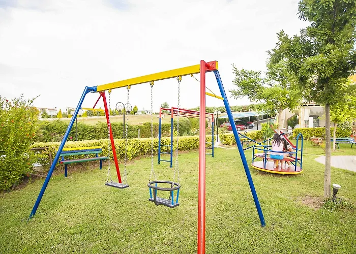 Sunny Hill Studios Отель 3*