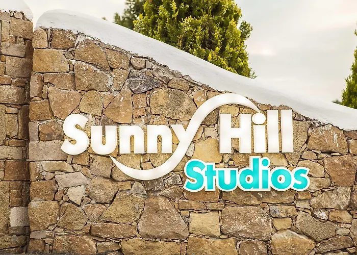 Отель Sunny Hill Studios 3*